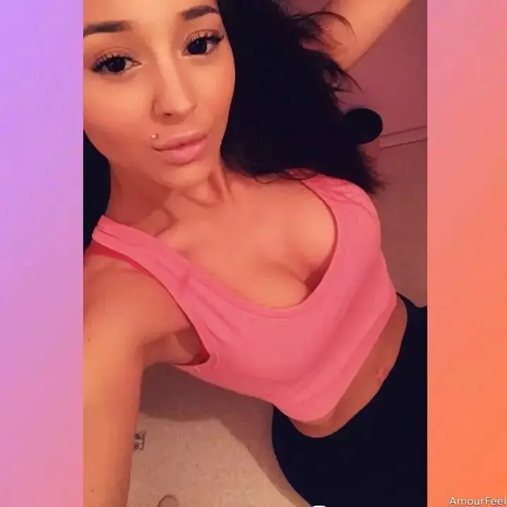 Nina Profile image 1
