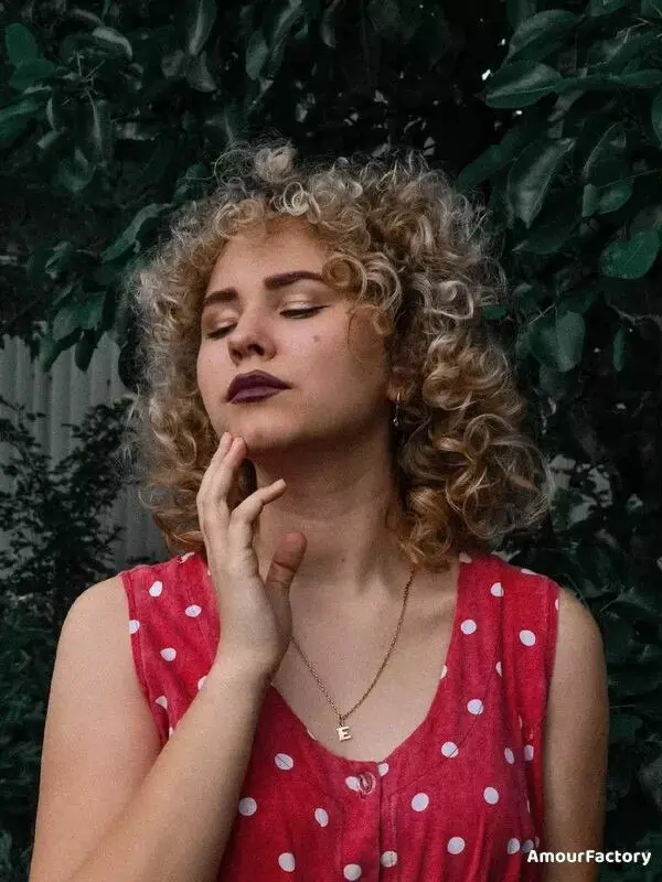 Anna Profile image 4