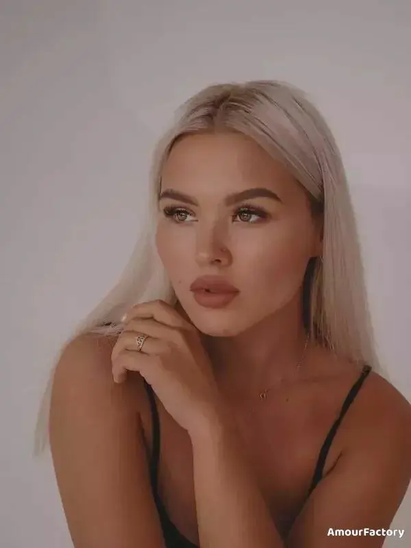 Nikol Profile image 3