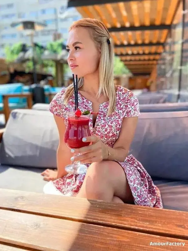 Nikol Profile image 4