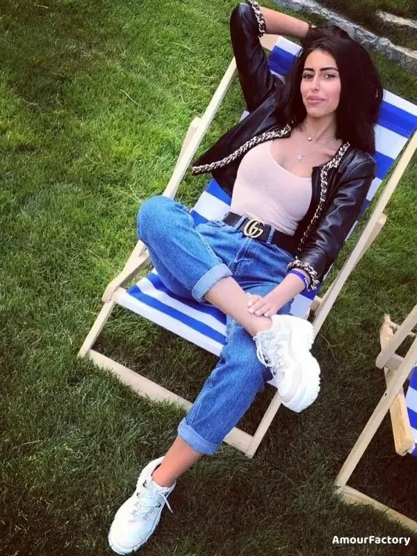 Alexandra Profile image 3