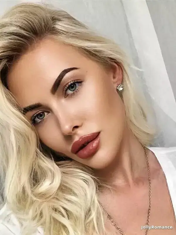 Anastasiya Profile image 3