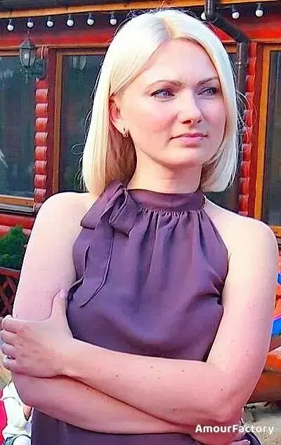 Elizabeth Profile image 2