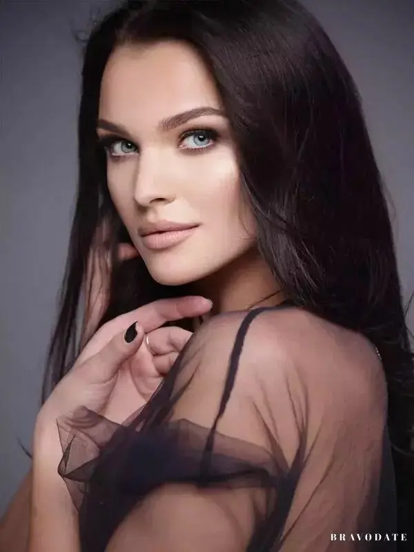 Karina Profile image 4