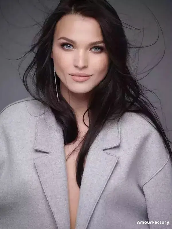 Karina Profile image 3